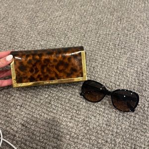 tory burch sunglasses with dust bag and case